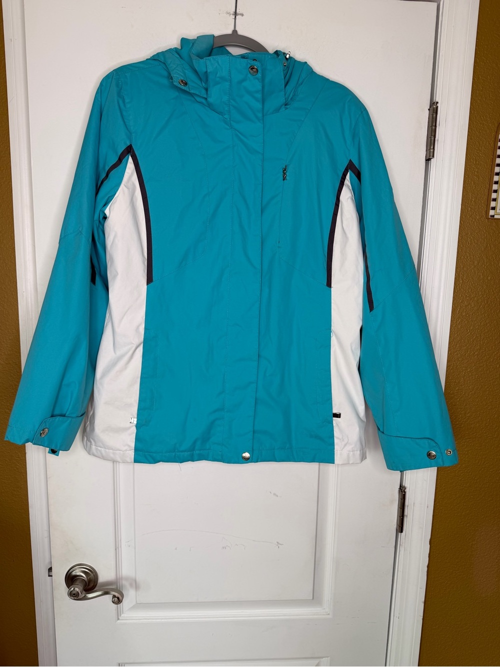 Zeroxposur Women's Teal and White Ski Parka/Snowboard Jacket. Size M